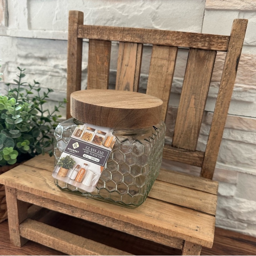 🆕 Honeycomb 🐝 42oz Glass Jar With Wooden Lid! - Picture 3 of 9
